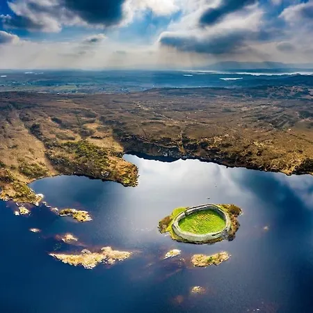 Mary Jane's Cottage, Lettermacaward *