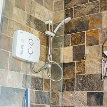 Mary Jane's Cottage, Lettermacaward * Doochary