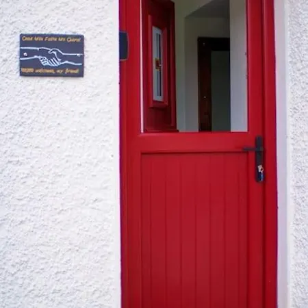 בית נופש Mary Jane's Cottage, Lettermacaward *