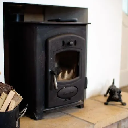 Mary Jane's Cottage, Lettermacaward Nyaraló