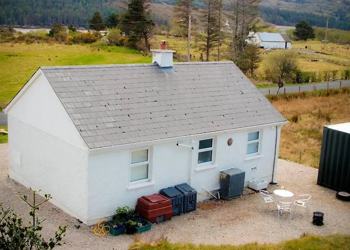 Mary Jane's Cottage, Lettermacaward * Doochary